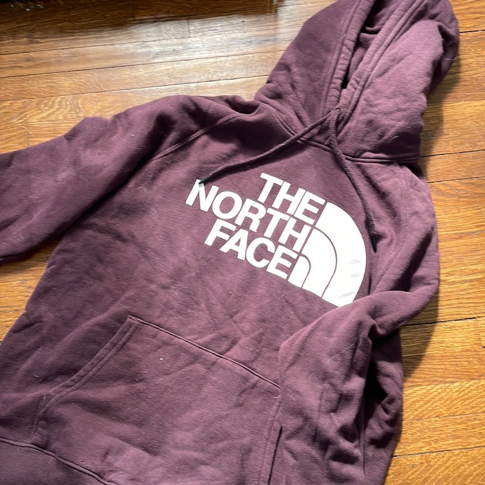 NWOT NORTH FACE HOODIE